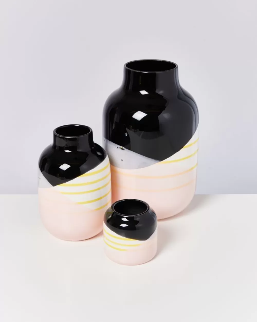 Outlet Nuno Vase M Schwarz Rosa Gelb Gestreift Nuno M