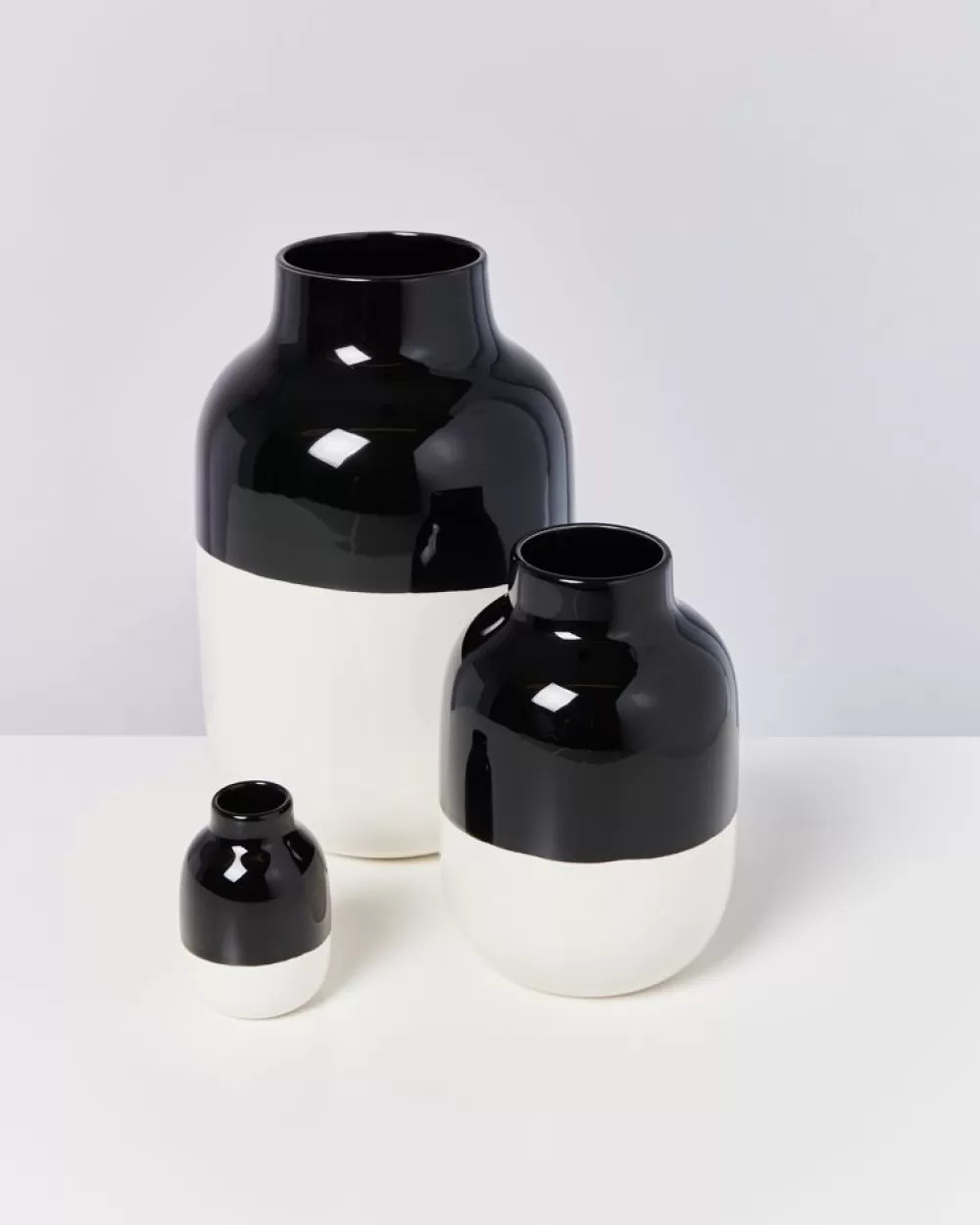 New Nuno Vase M Schwarz Weis Vasen