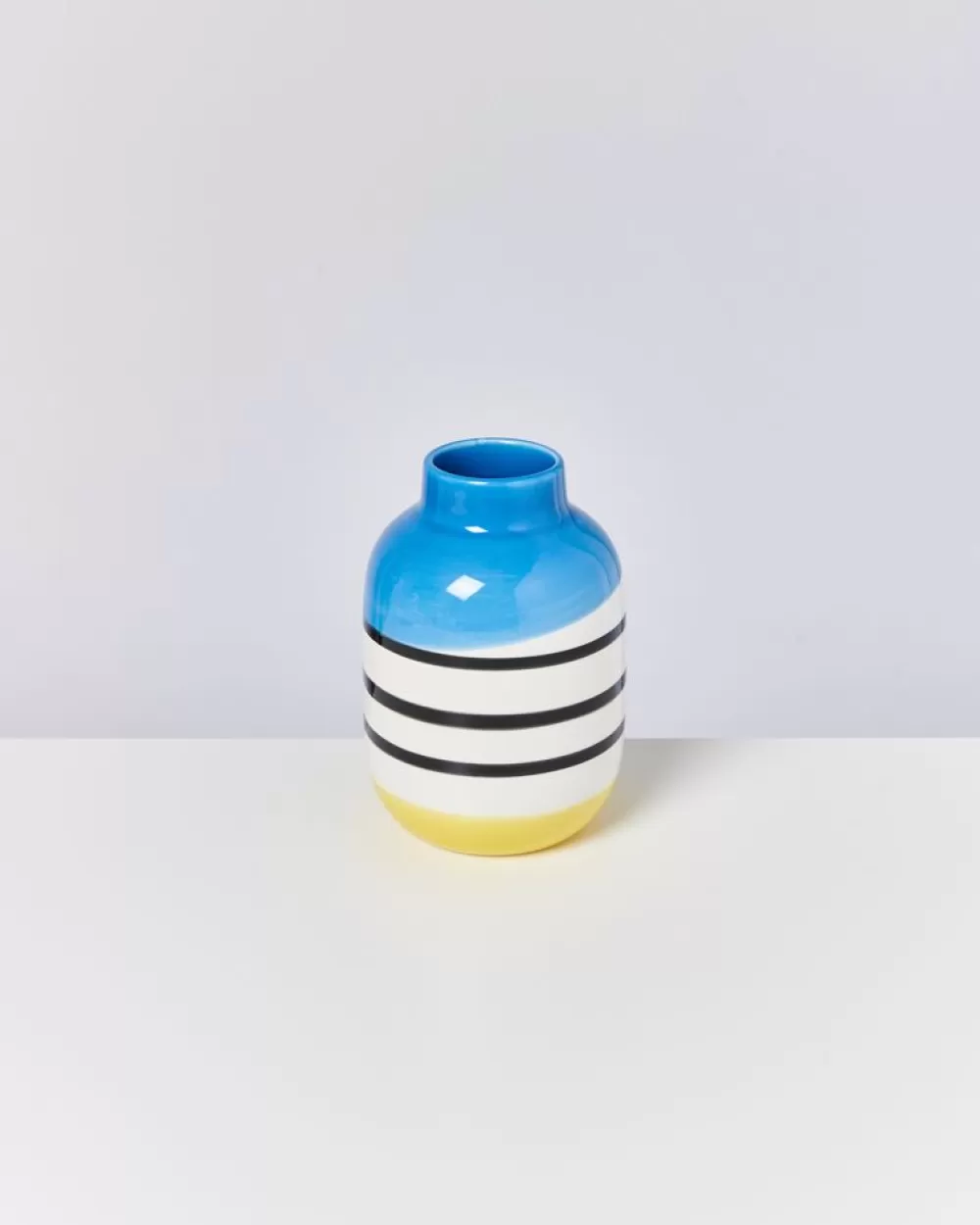 Best Sale Nuno Vase M Schwarz-Weis Gestreift Mit Blau Nuno M